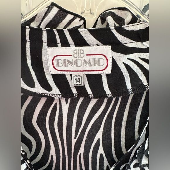 Vintage Binomio Black and White Abstract Blouse 14 - Picture 3 of 3